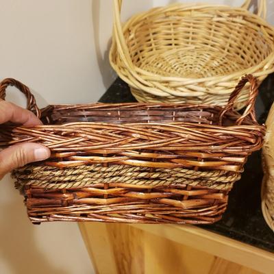 Wicker Baskets and Picnic Basket (LLR-KD)