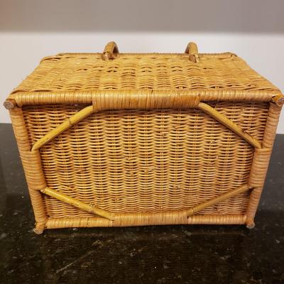 Wicker Baskets and Picnic Basket (LLR-KD)