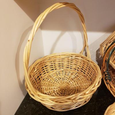 Wicker Baskets and Picnic Basket (LLR-KD)