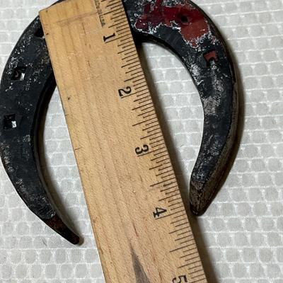 Lot 418 Horse shoes & bit