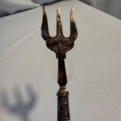 Mother of Pearl Serving Utensils and Antler Carving Set (K-DZ)