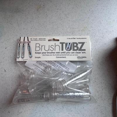 Paint Brushes and More Artists Necessities (2R-BB)