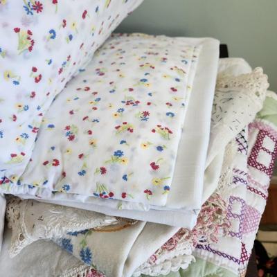 Large lot of Liners , Placemats, Quilts, Coverlets, Mens Handkerchiefs