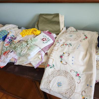 Large lot of Liners , Placemats, Quilts, Coverlets, Mens Handkerchiefs