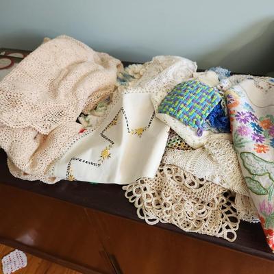 Large lot of Liners , Placemats, Quilts, Coverlets, Mens Handkerchiefs