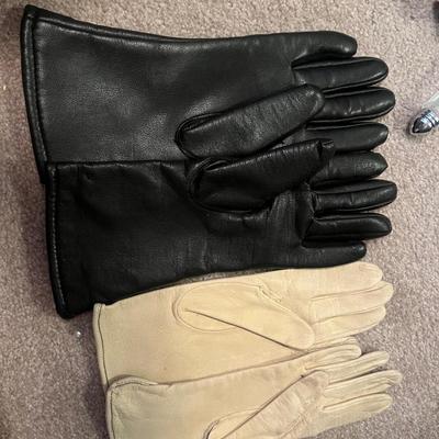 Vintage hand gloves