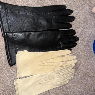 Vintage hand gloves