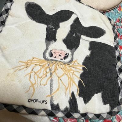 Lot 424 Western theme linens