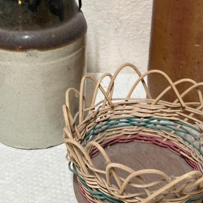 Lot 430 Assortment of crockery