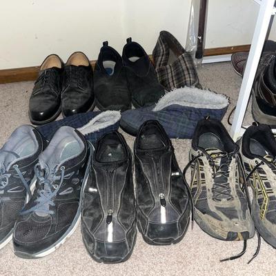 Men’s size 9 shoes