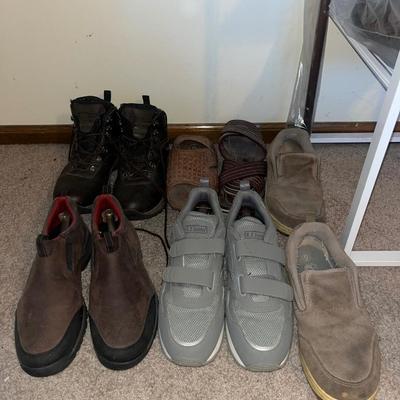 Men’s size 9 shoes
