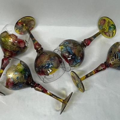 5 Multicolored wine glasses