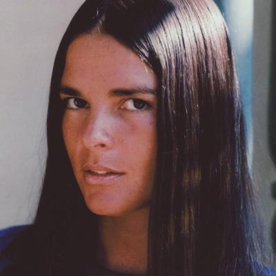 Ali MacGraw signed photo