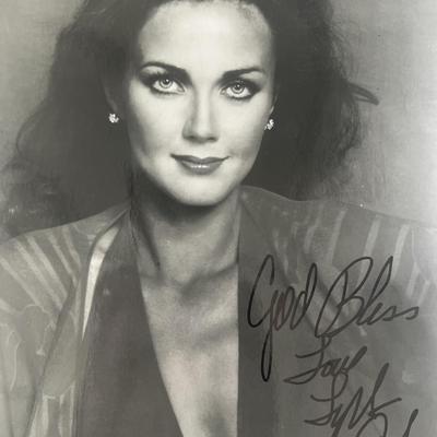 Wonder Woman Lynda Carter signed photo