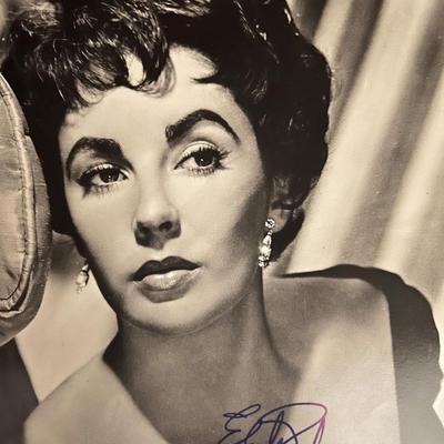 Elizabeth Taylor signed photo 