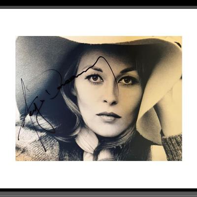 Faye Dunaway signed photo