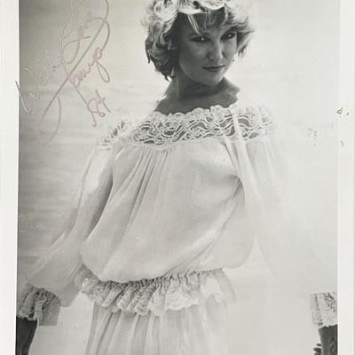 Country singer Tanya Tucker signed photo 