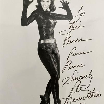 Catwoman Lee Meriwether sigend photo
