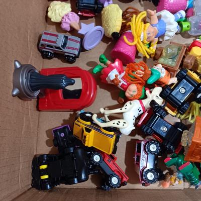 A LARGE COLLECTION OF EARLIER HAPPY MEAL TOYS (3)
