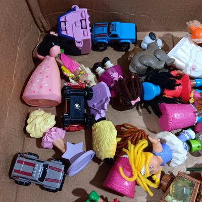 A LARGE COLLECTION OF EARLIER HAPPY MEAL TOYS (3)