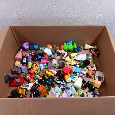 A LARGE COLLECTION OF EARLIER HAPPY MEAL TOYS (3)