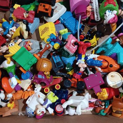A LARGE COLLECTION OF EARLIER HAPPY MEAL TOYS (4)