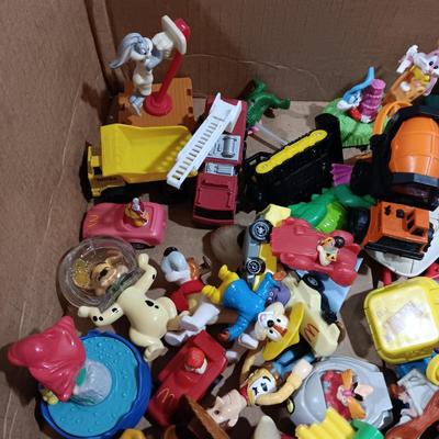 A LARGE COLLECTION OF EARLIER HAPPY MEAL TOYS (4)