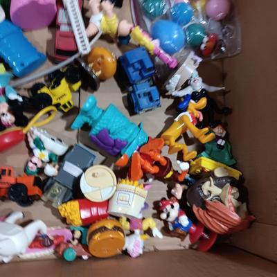 A LARGE COLLECTION OF EARLIER HAPPY MEAL TOYS (4)