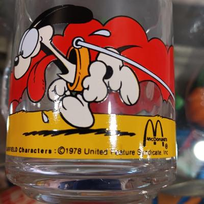 50's STYLE MCDONALD'S BUILDING, 1978 GARFIELD GLASSES AND FLINTSTONES GLASSES