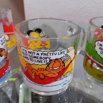 50's STYLE MCDONALD'S BUILDING, 1978 GARFIELD GLASSES AND FLINTSTONES GLASSES