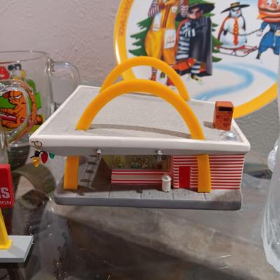 50's STYLE MCDONALD'S BUILDING, 1978 GARFIELD GLASSES AND FLINTSTONES GLASSES