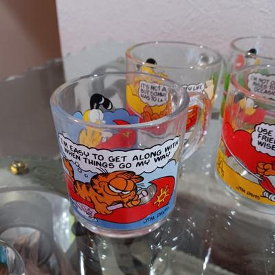 50's STYLE MCDONALD'S BUILDING, 1978 GARFIELD GLASSES AND FLINTSTONES GLASSES