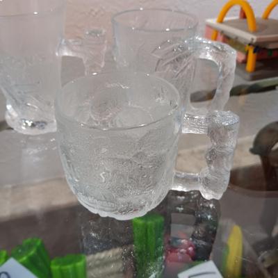 50's STYLE MCDONALD'S BUILDING, 1978 GARFIELD GLASSES AND FLINTSTONES GLASSES