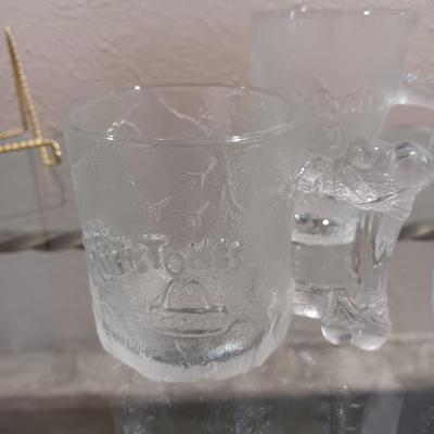 50's STYLE MCDONALD'S BUILDING, 1978 GARFIELD GLASSES AND FLINTSTONES GLASSES