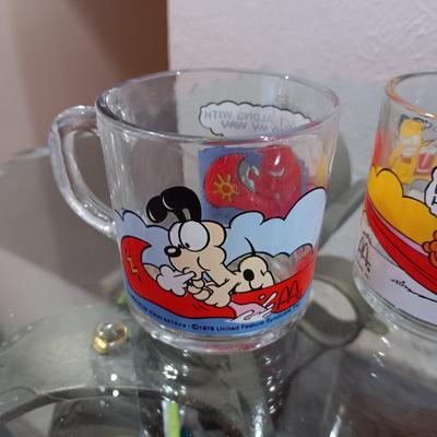 50's STYLE MCDONALD'S BUILDING, 1978 GARFIELD GLASSES AND FLINTSTONES GLASSES