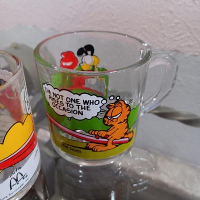 50's STYLE MCDONALD'S BUILDING, 1978 GARFIELD GLASSES AND FLINTSTONES GLASSES