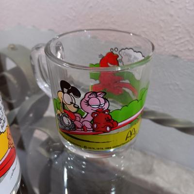 50's STYLE MCDONALD'S BUILDING, 1978 GARFIELD GLASSES AND FLINTSTONES GLASSES