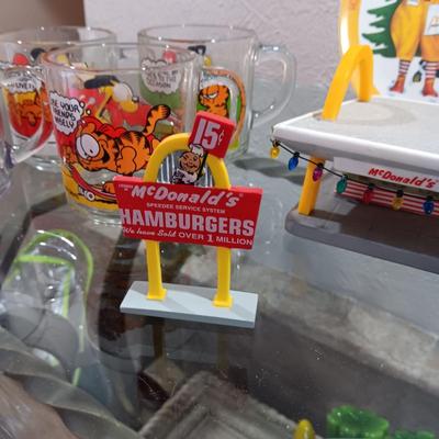 50's STYLE MCDONALD'S BUILDING, 1978 GARFIELD GLASSES AND FLINTSTONES GLASSES
