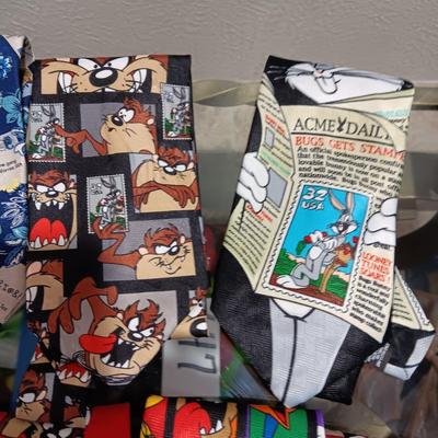 LIKE NEW CARTOON CHARACTER NECKTIES (1)