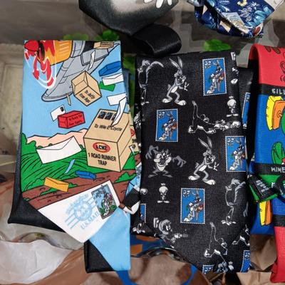 LIKE NEW CARTOON CHARACTER NECKTIES (1)