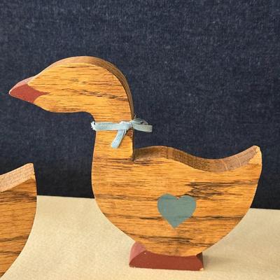 Vintage County Cottage Geese Deco