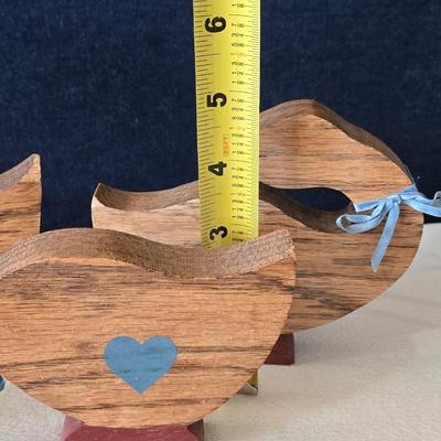 Vintage County Cottage Geese Deco