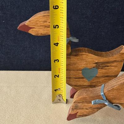 Vintage County Cottage Geese Deco