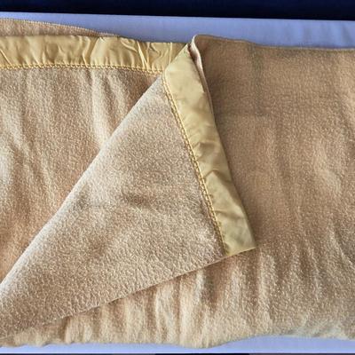 Vintage Yellow Heated Blanket