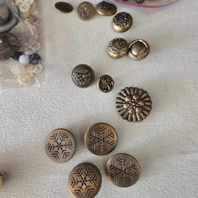 Antique & Vintage Metal, Plastic, and Shell Buttons