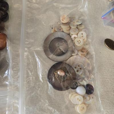 Antique & Vintage Metal, Plastic, and Shell Buttons