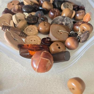 Antique & Vintage Metal, Plastic, and Shell Buttons