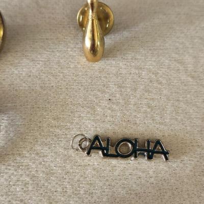 Vintage Pendants, Pins, and Brooches