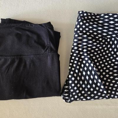 One Lula Roe Leggings and One Black Leggings