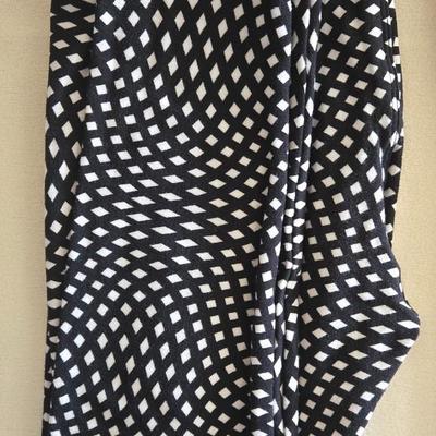 One Lula Roe Leggings and One Black Leggings